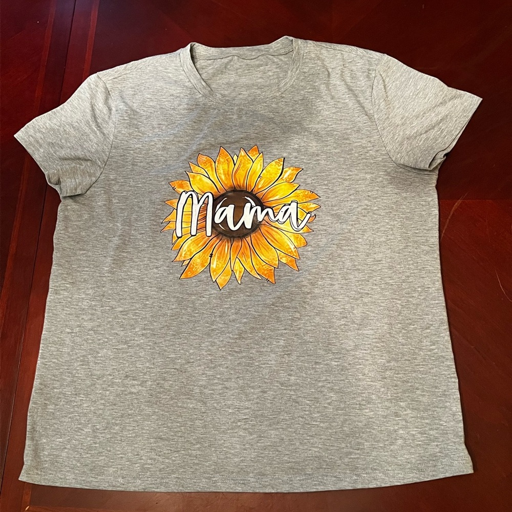 Mama Sunflower Graphic Tee - Gray
